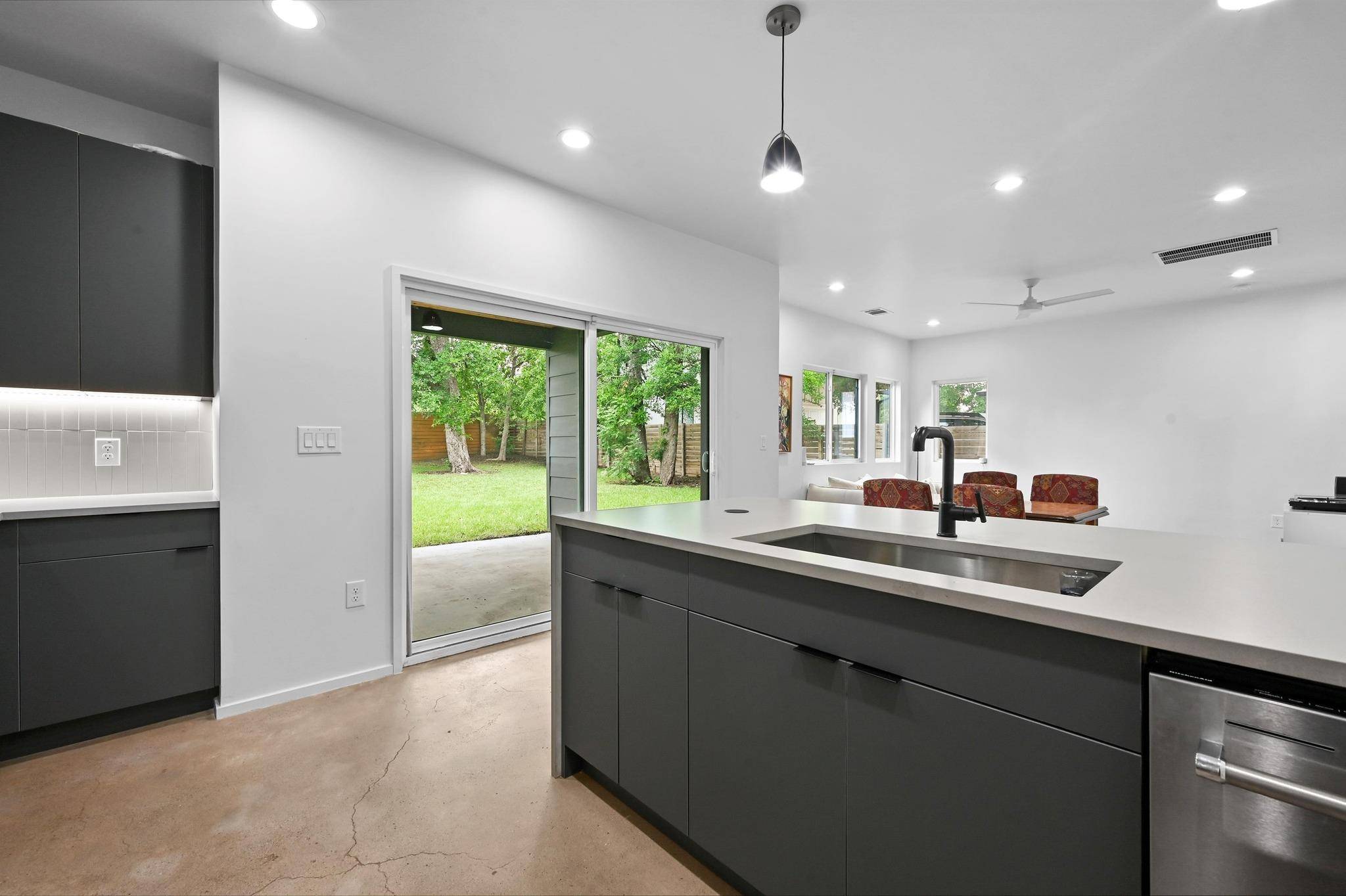 Austin, TX 78702,1001 Walter ST #2