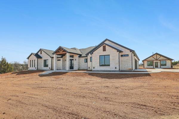 138 Cloudwood Ranch RD, Briggs, TX 78608