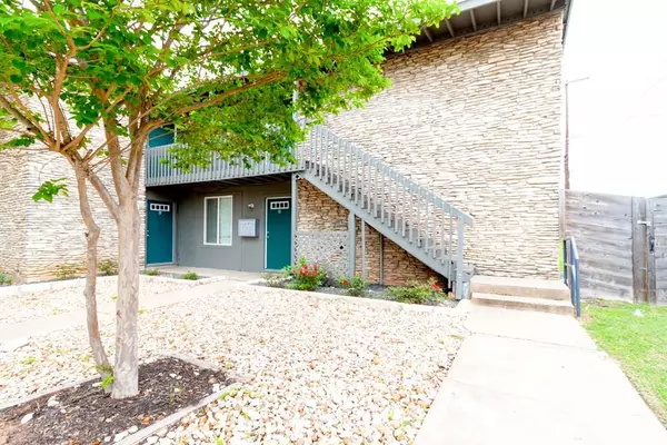 2506 Manor CIR #A25, Austin, TX 78723