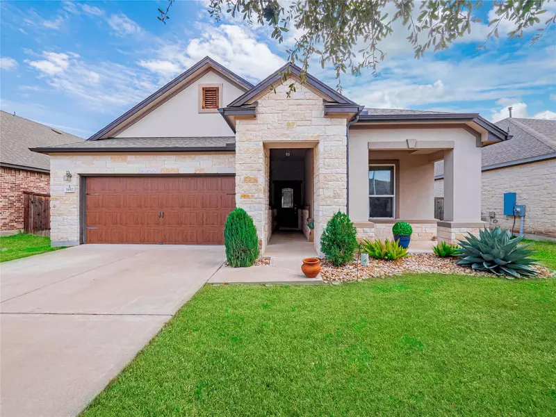 1432 Uhland DR, Leander, TX 78641