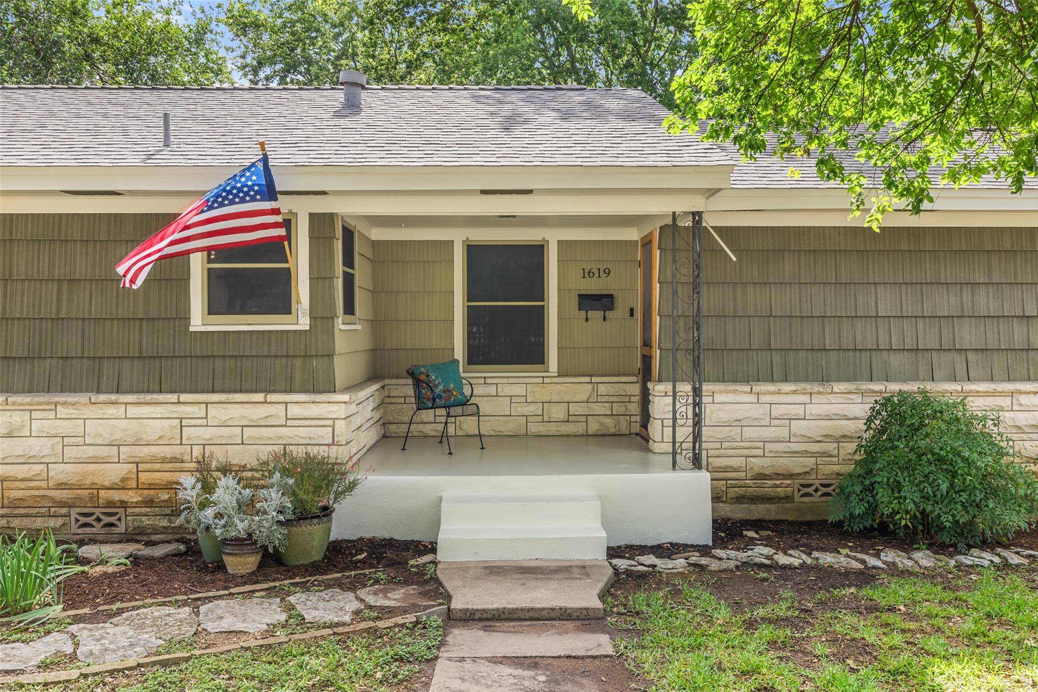 Georgetown, TX 78626,1619 S College ST