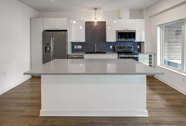 Austin, TX 78745,4361 S Congress Ave #434