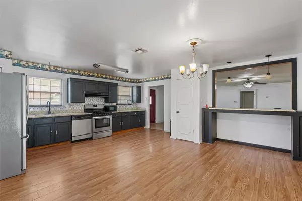 170 Creekside DR, Bastrop, TX 78602
