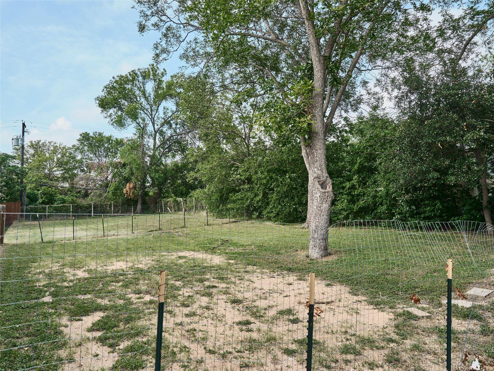 Austin, TX 78722,2817 E 22nd ST