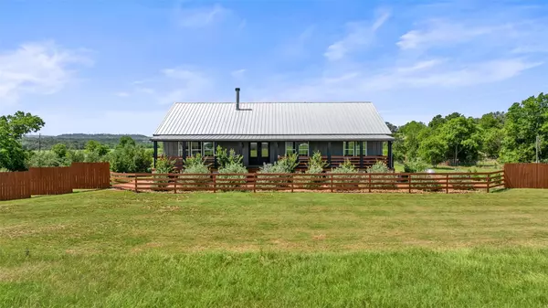2124 Crabapple RD, Blanco, TX 78606