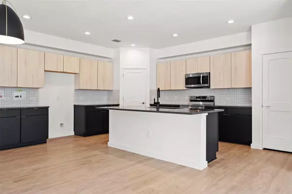 Austin, TX 78745,7601 Cooper LN #16