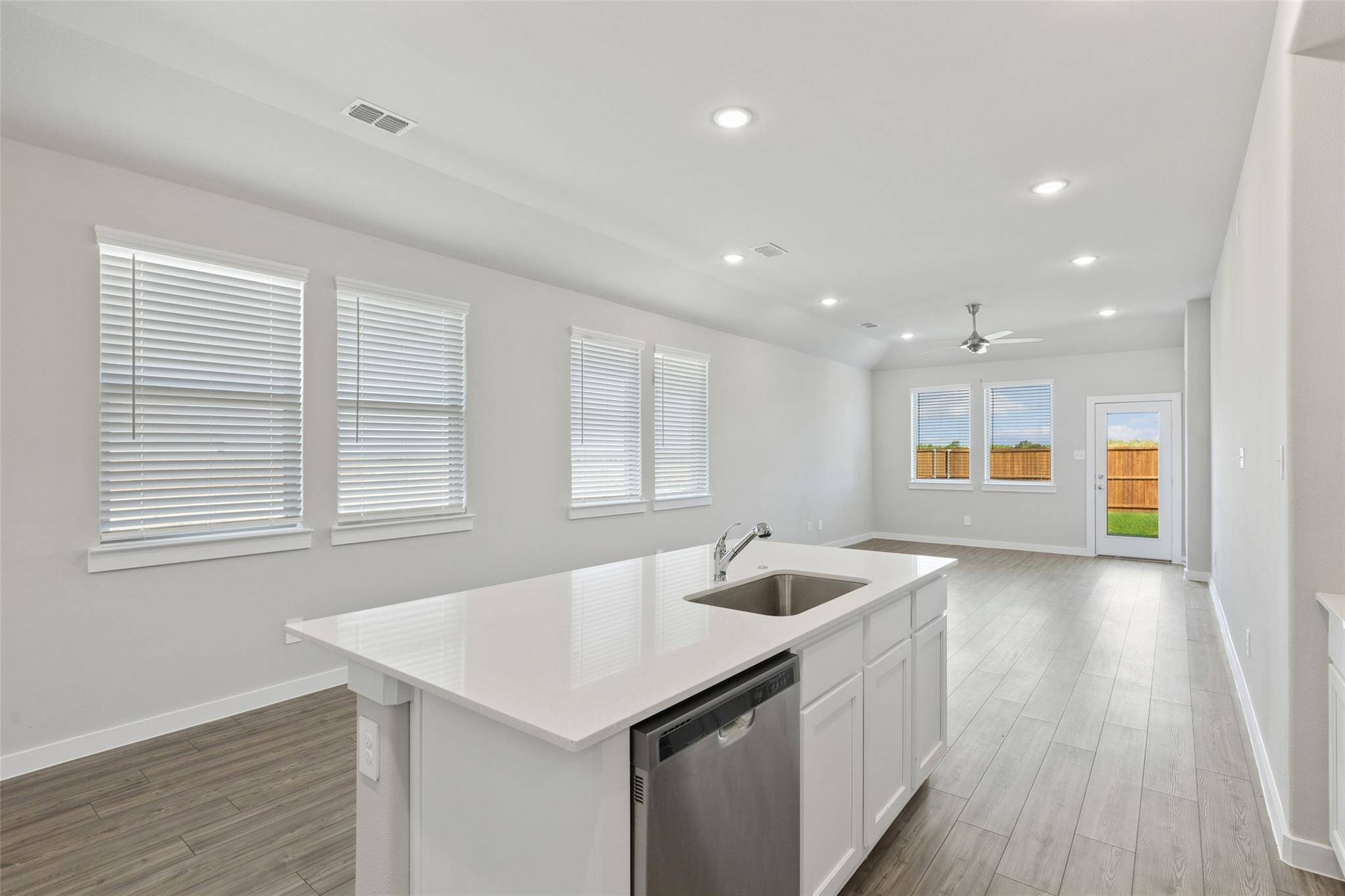 Elgin, TX 78621,306 Bendecido LOOP