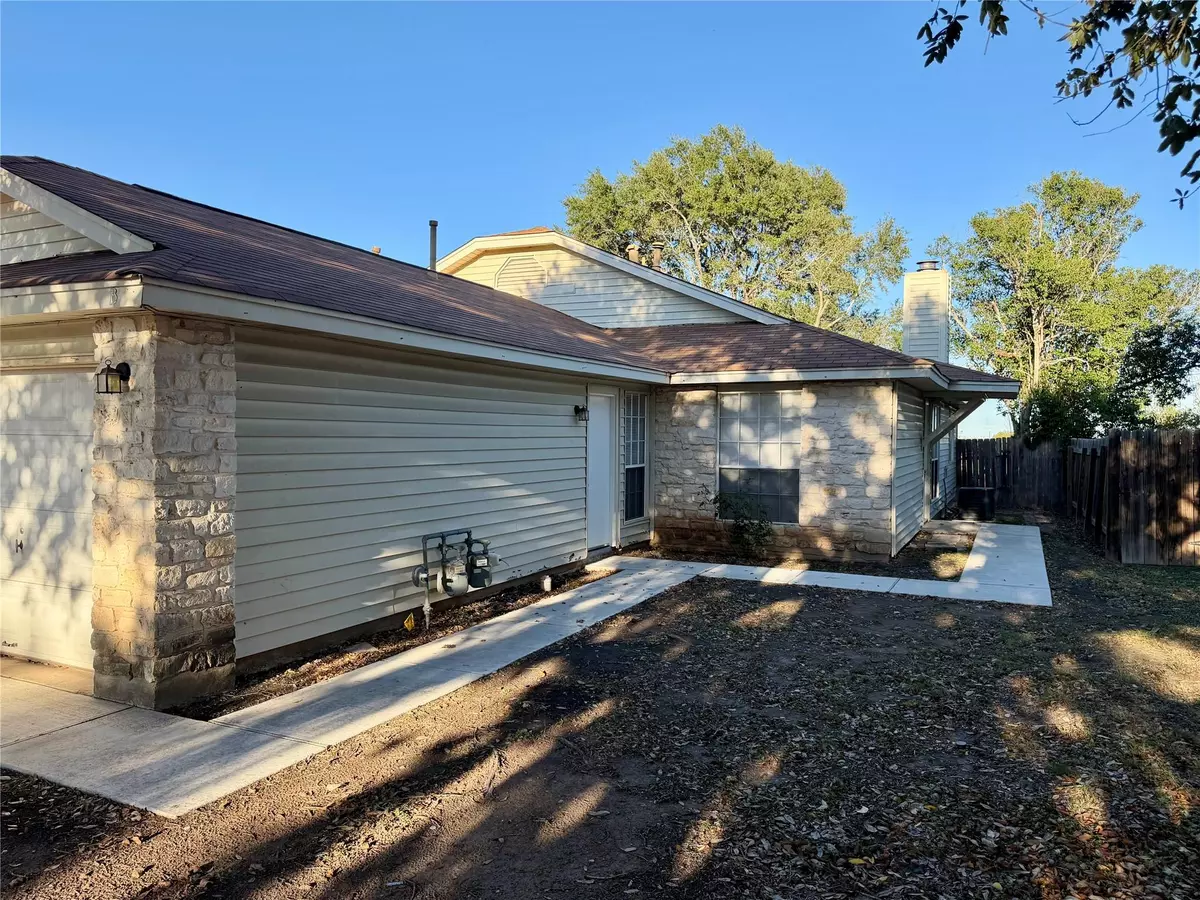 Lockhart, TX 78644,1510 S Medina ST #B