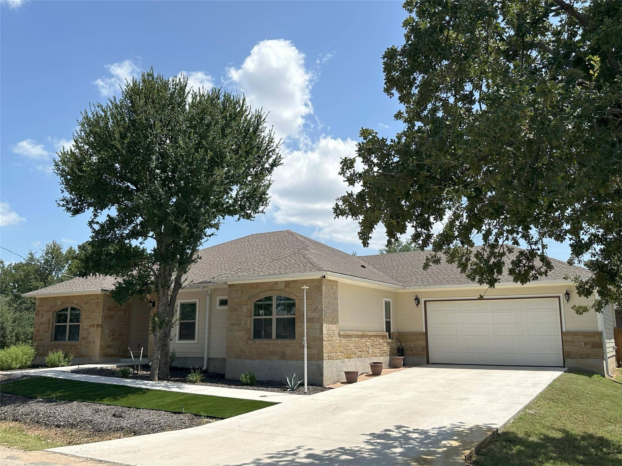 139 W Maple DR, Marble Falls, TX 78654