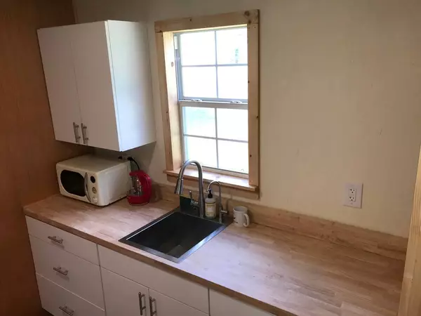 Lockhart, TX 78644,740 Trinity ST #Backyard Studio Apt