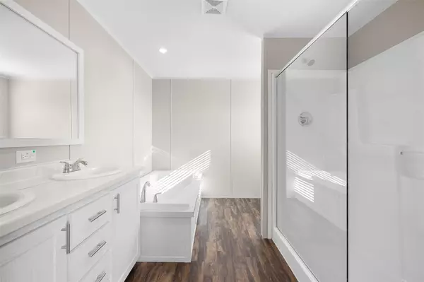 Dale, TX 78616,141 Beckham DR