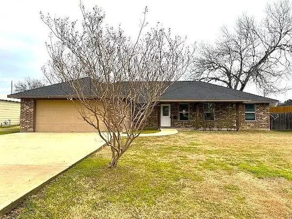 914 Caldwell ST, Lexington, TX 78947