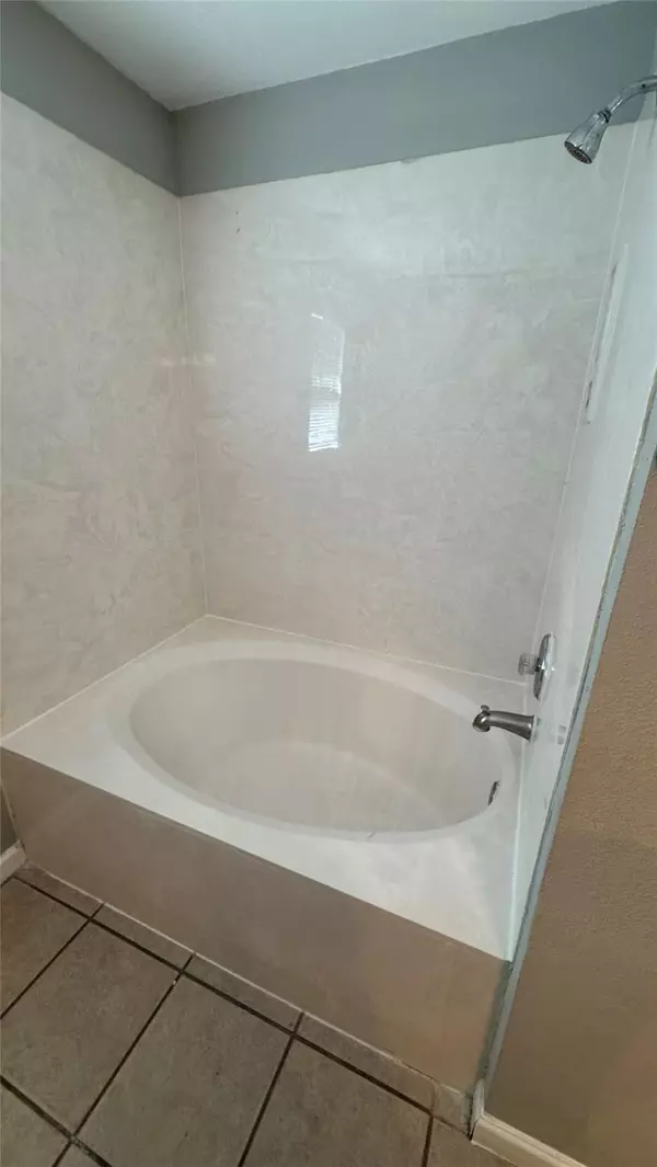 Austin, TX 78754,5605 Clyde LN