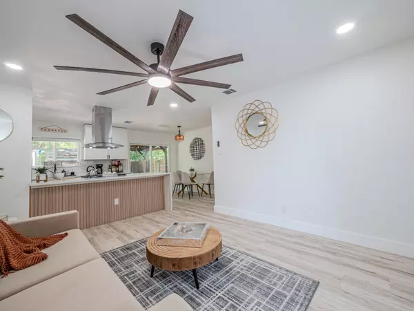 Austin, TX 78744,2306 Peppertree CT