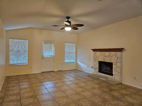 Elgin, TX 78621,17833 Floribundas LN