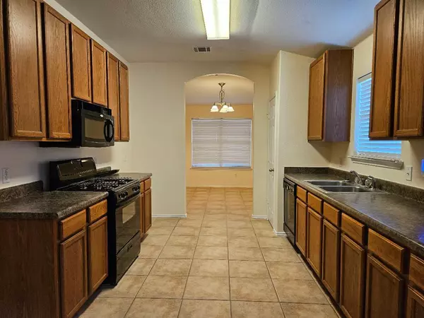 Elgin, TX 78621,17833 Floribundas LN