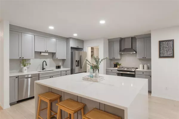 Austin, TX 78745,6809 Lunar DR