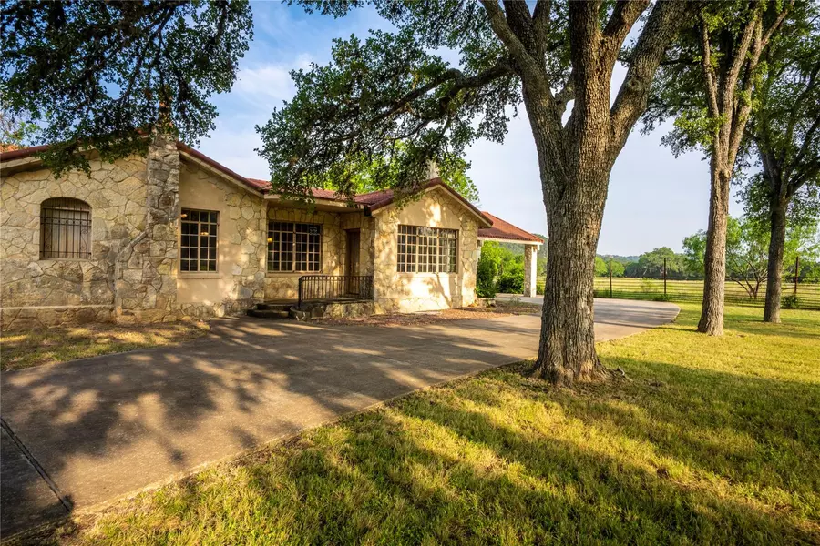 16290 Scenic Loop RD, Helotes, TX 78023