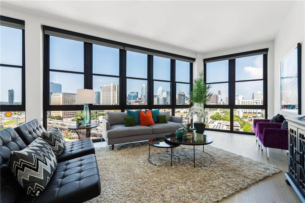 800 Embassy DR #525, Austin, TX 78702