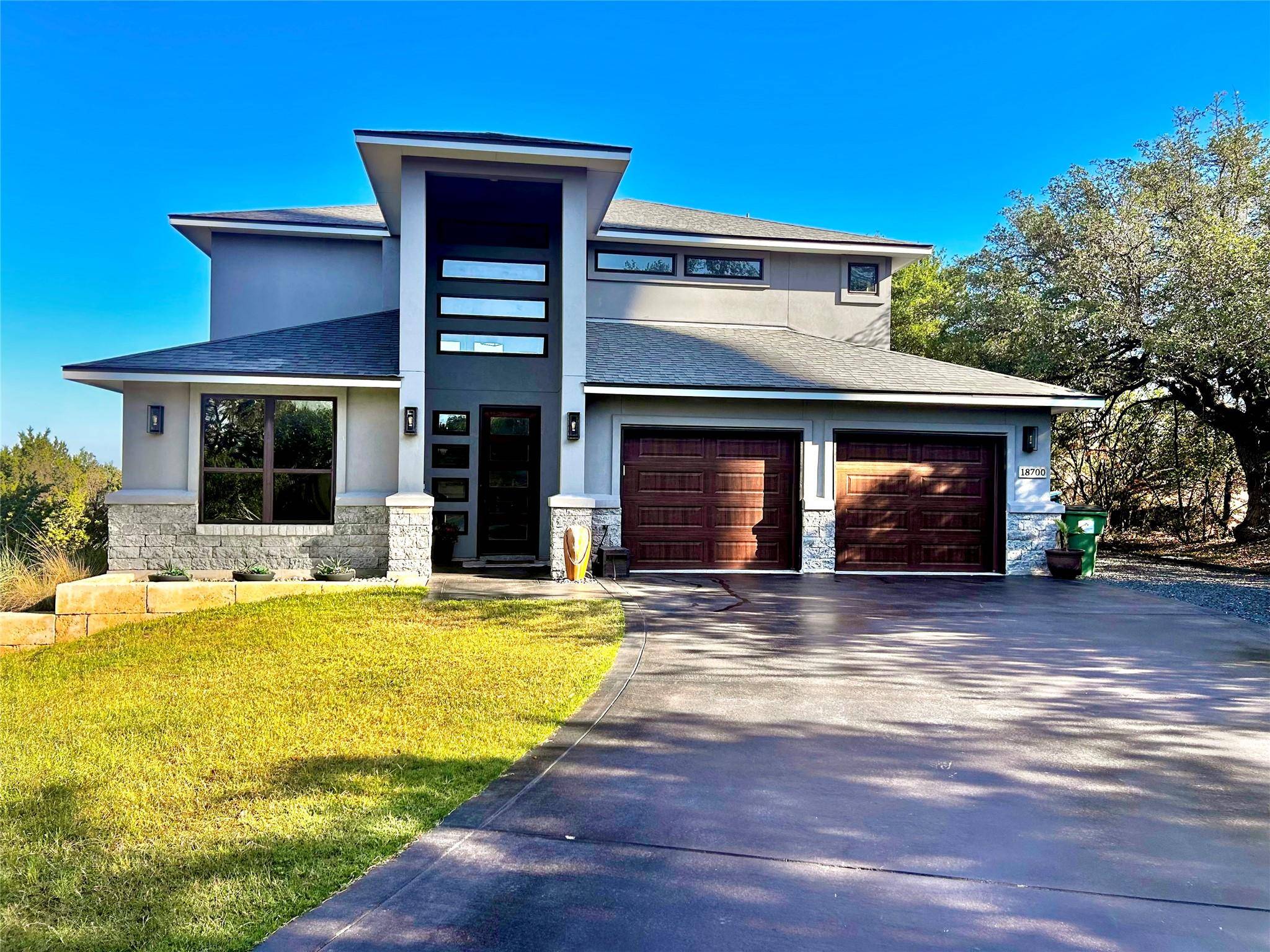 18700 Venture DR, Point Venture, TX 78645