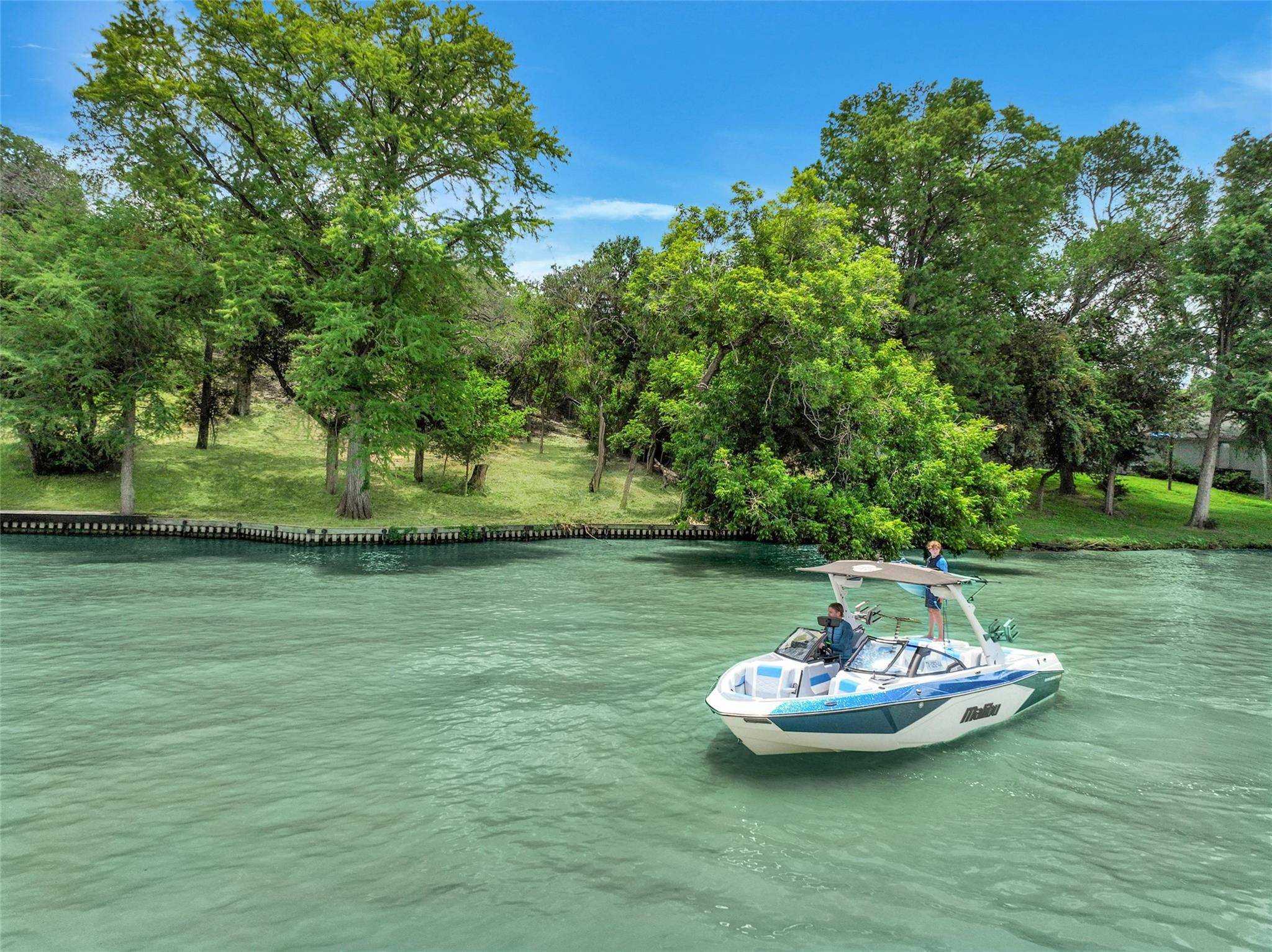 505 E Zipp RD, New Braunfels, TX 78130