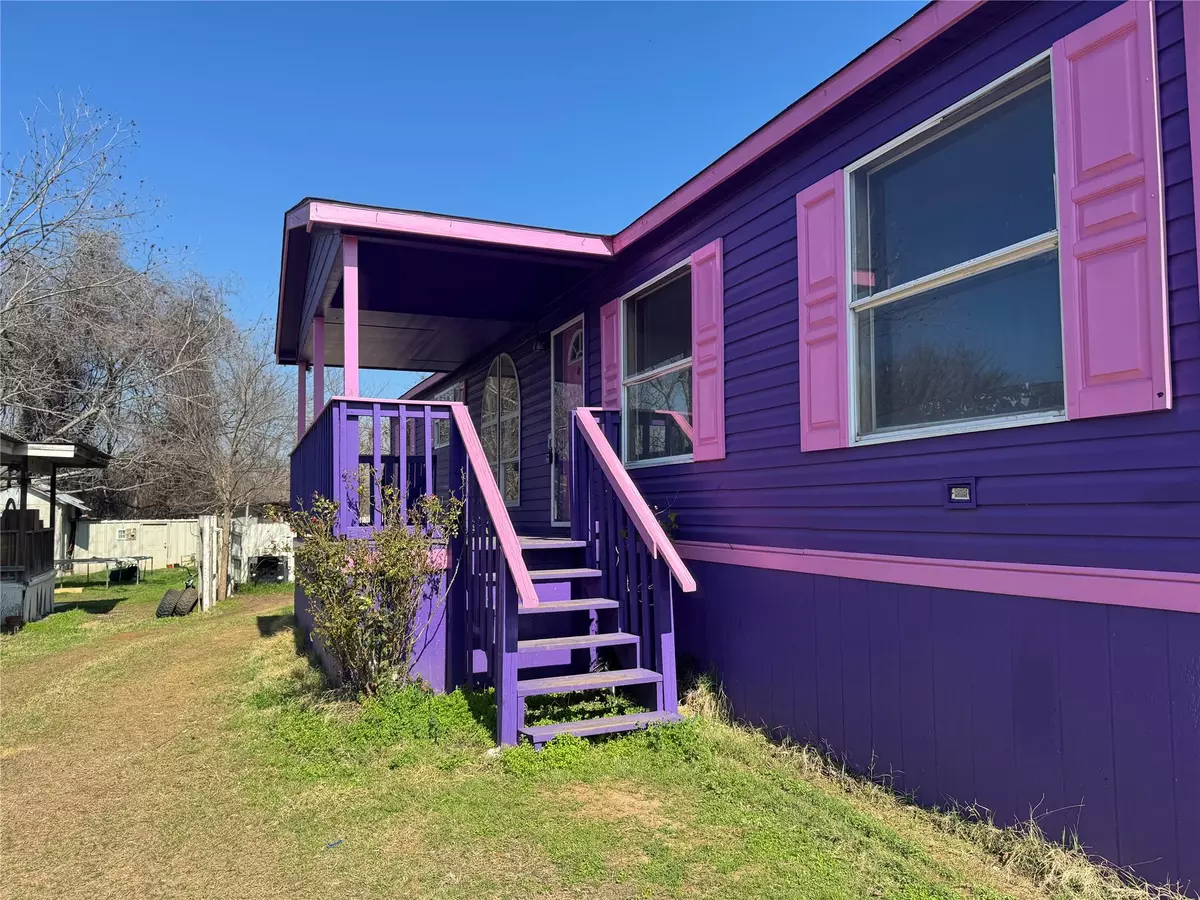 Elgin, TX 78621,404 W Cleveland ST #1/2