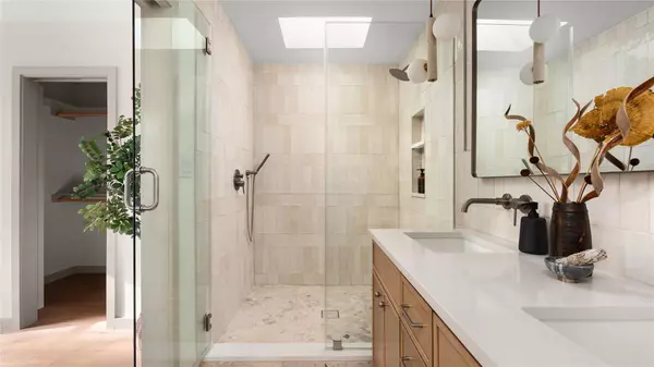 Austin, TX 78723,5504 Mapleleaf DR