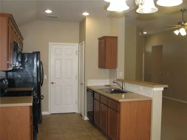 Hutto, TX 78634,123 Bayliss ST