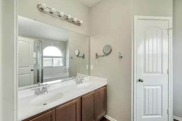 Round Rock, TX 78665,2824 Bluffstone DR