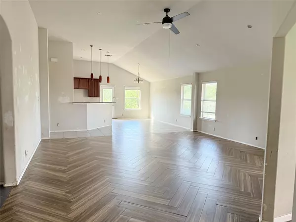 Buda, TX 78610,406 Dragon Ridge RD