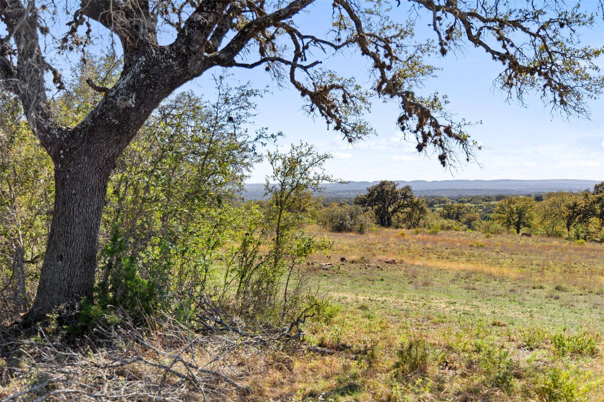 716 Summit Ridge Trail, Johnson City, TX 78636