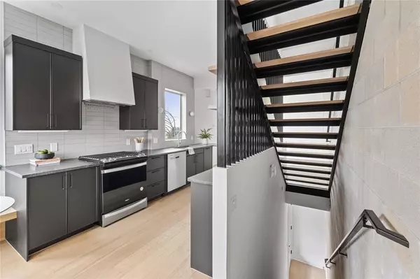 700 Denson DR #2102, Austin, TX 78752