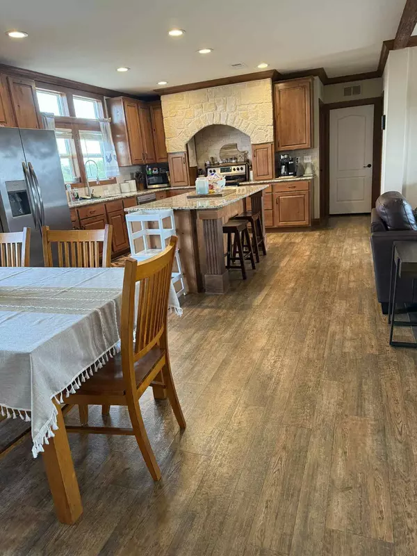 Luling, TX 78648,1127 Callihan RD