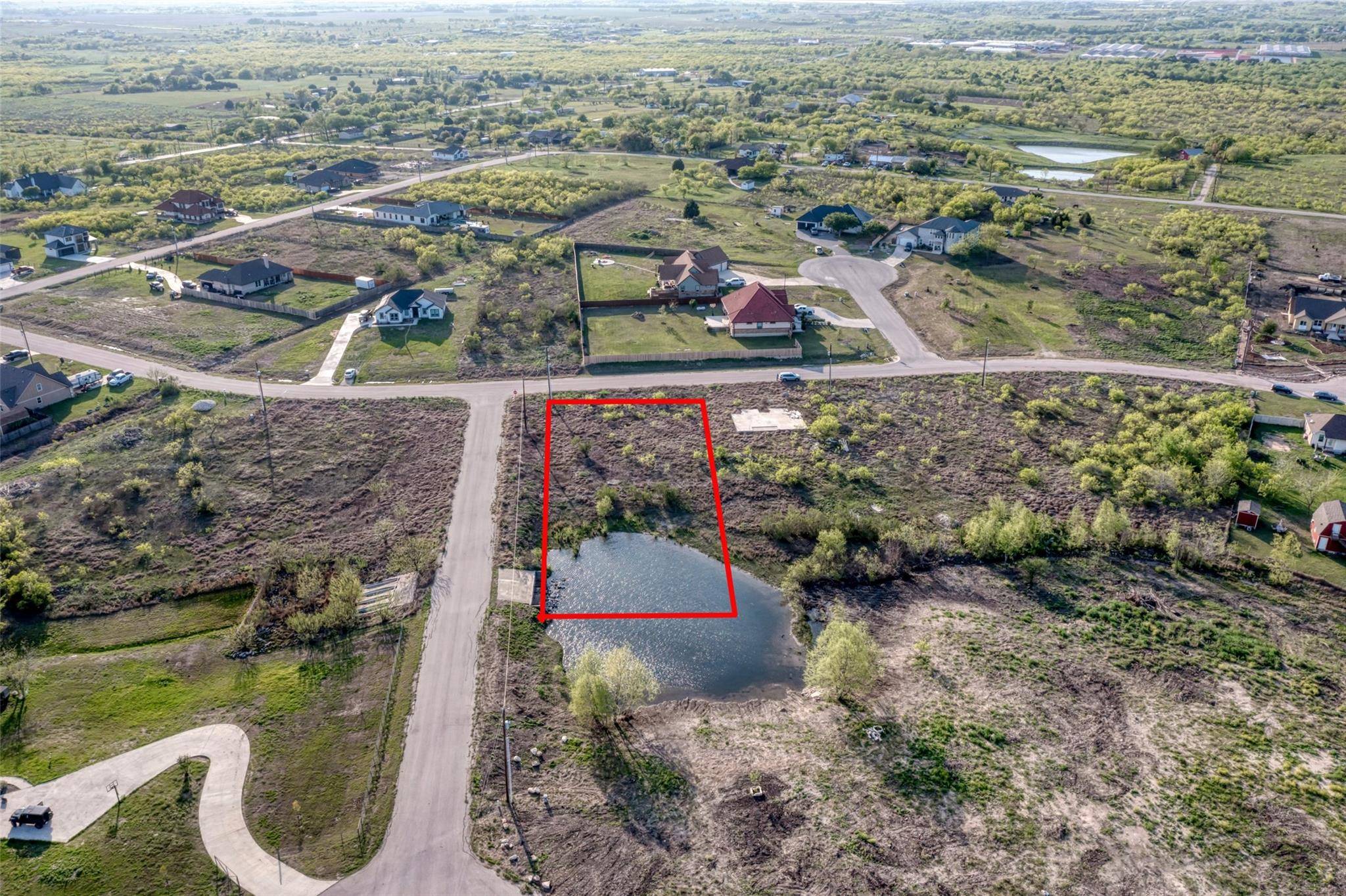 350 E Ridge LN, Niederwald, TX 78640
