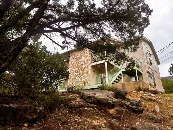 5608 Clubhouse DR, Lago Vista, TX 78645