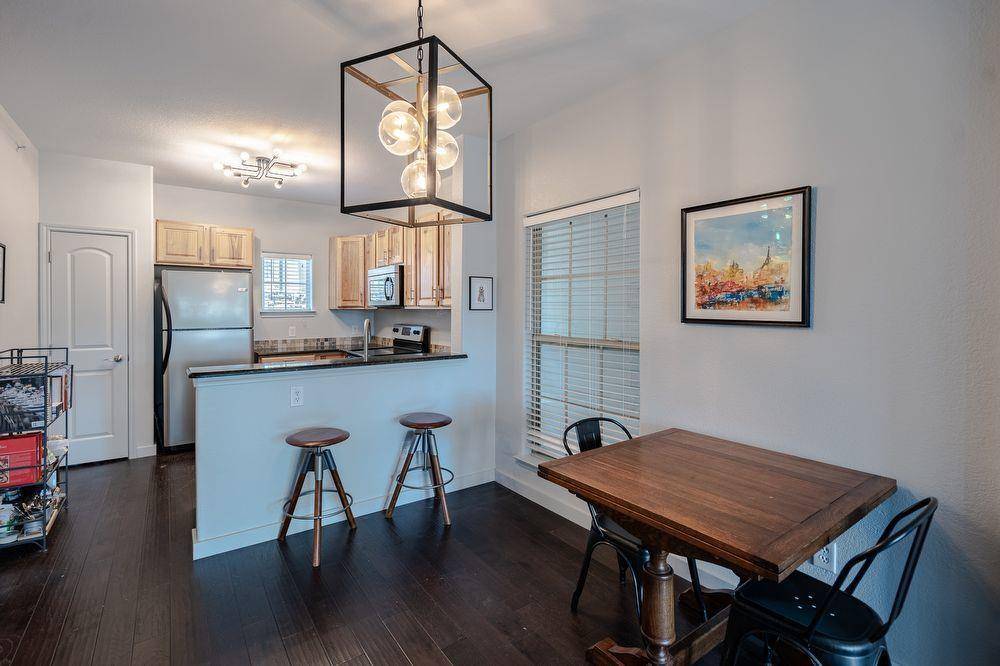 6810 Deatonhill DR #1102, Austin, TX 78745
