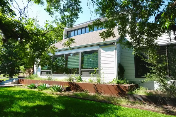 808 Vanguard ST, Lakeway, TX 78734
