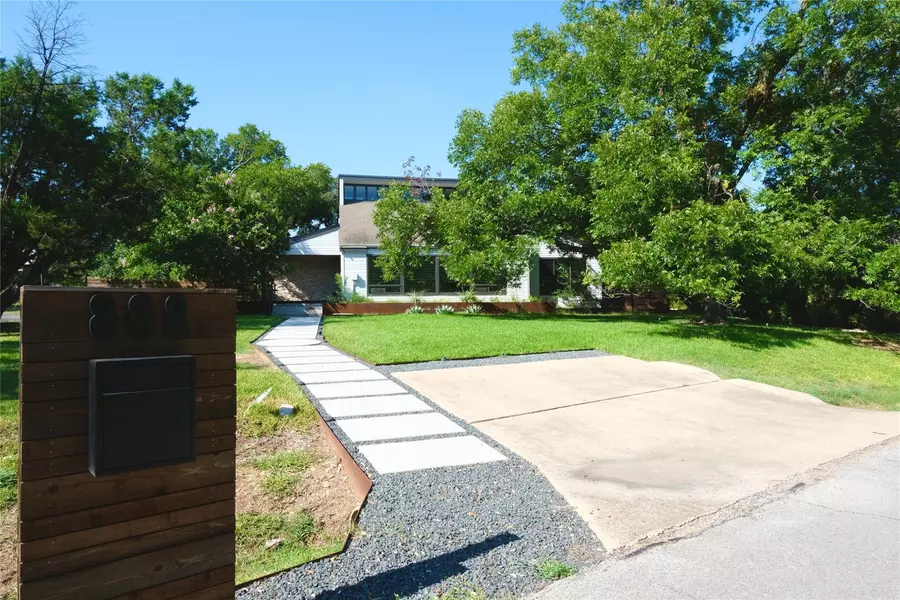 808 Vanguard ST, Lakeway, TX 78734
