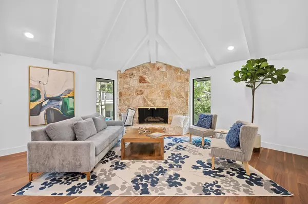 Austin, TX 78731,7518a Stonecliff DR