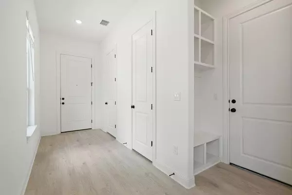 Austin, TX 78758,1912 Kit CIR