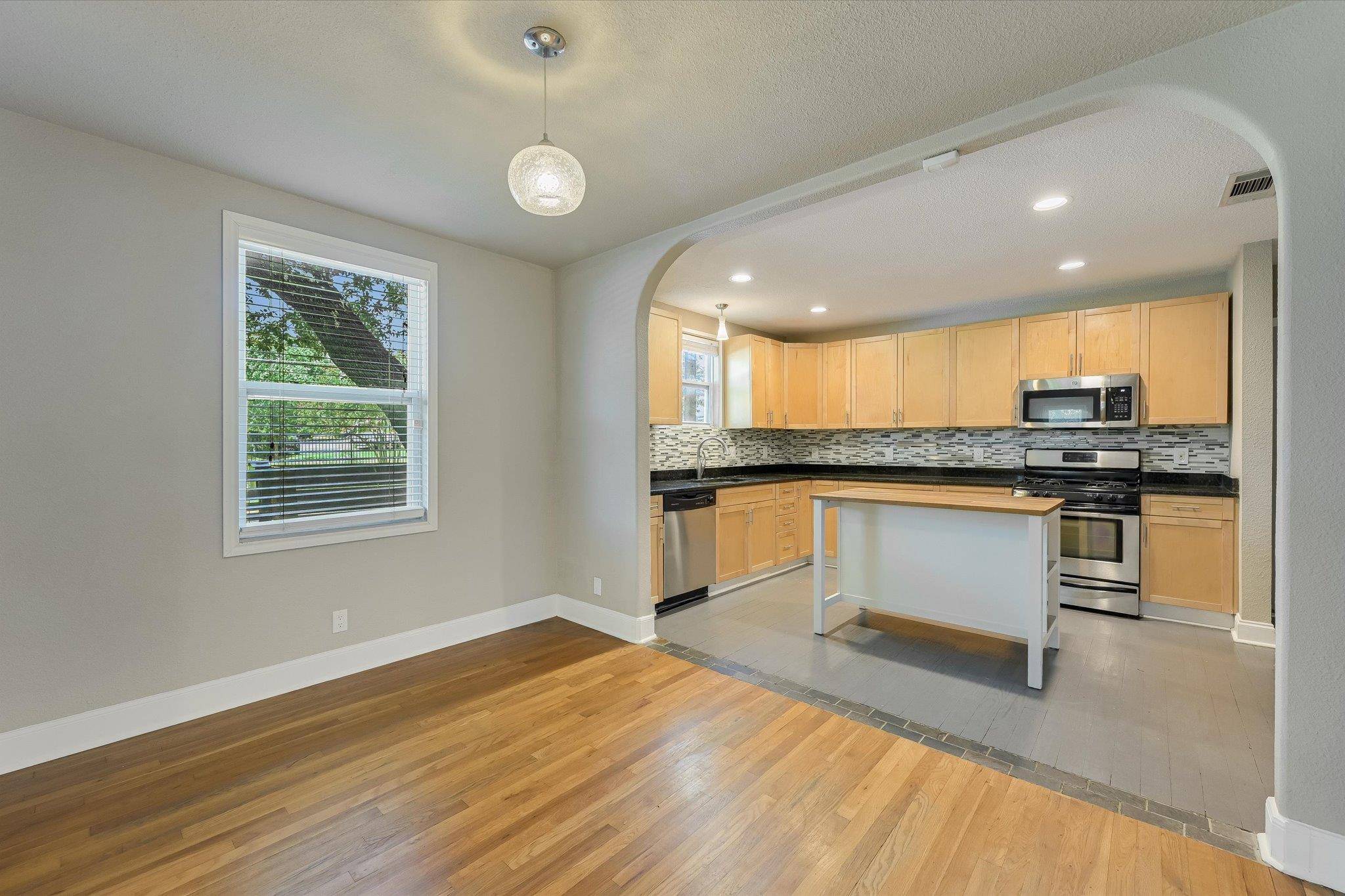 Austin, TX 78702,907 Chicon ST