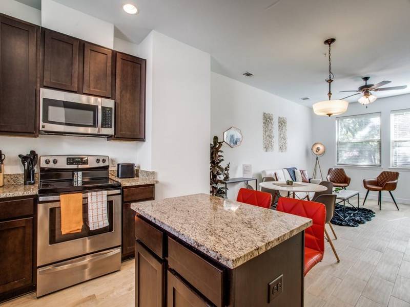 501 W 30 ST #2, Austin, TX 78705