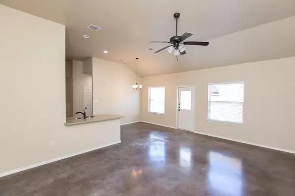 Buda, TX 78610,189 Joanne LOOP #B