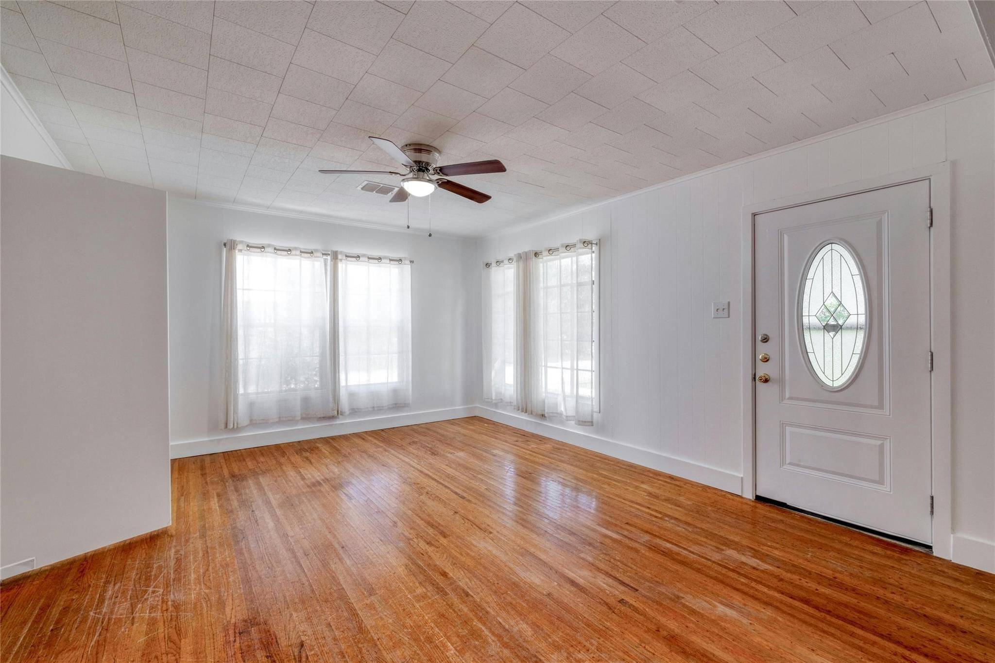 Taylor, TX 76574,511 Sloan ST