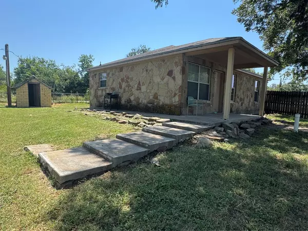 200 N 7th ST, Lometa, TX 76853