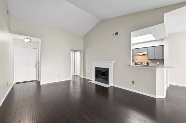 Austin, TX 78730,6000 SHEPHERD MOUNTAIN CV #107