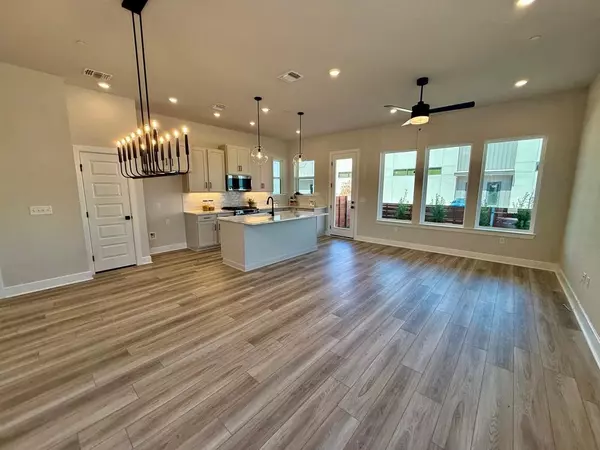 Austin, TX 78747,5508 Forks RD