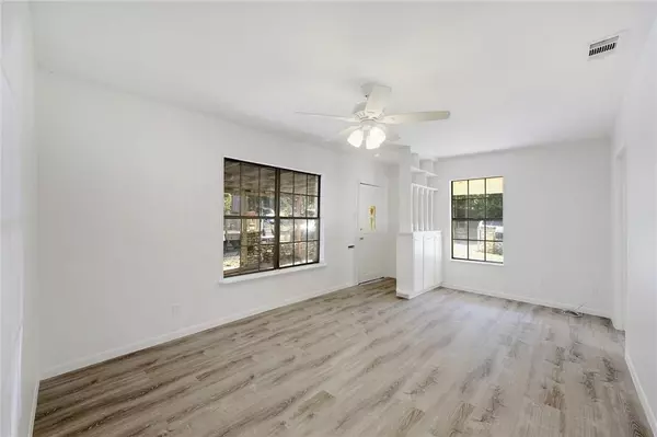 Austin, TX 78702,2405 E 10th ST