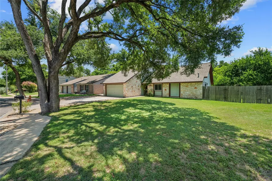 10255 Missel Thrush DR, Austin, TX 78750