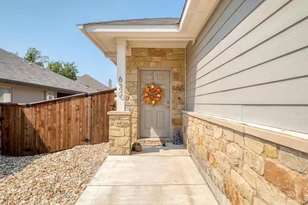 Georgetown, TX 78626,620 Parkline DR #15A